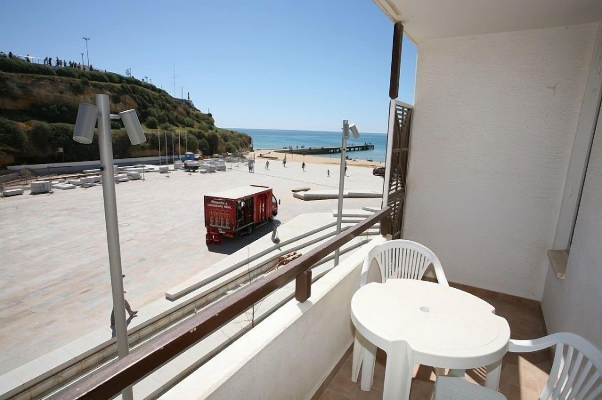 Apart-hotel Edificio - Local 2*
